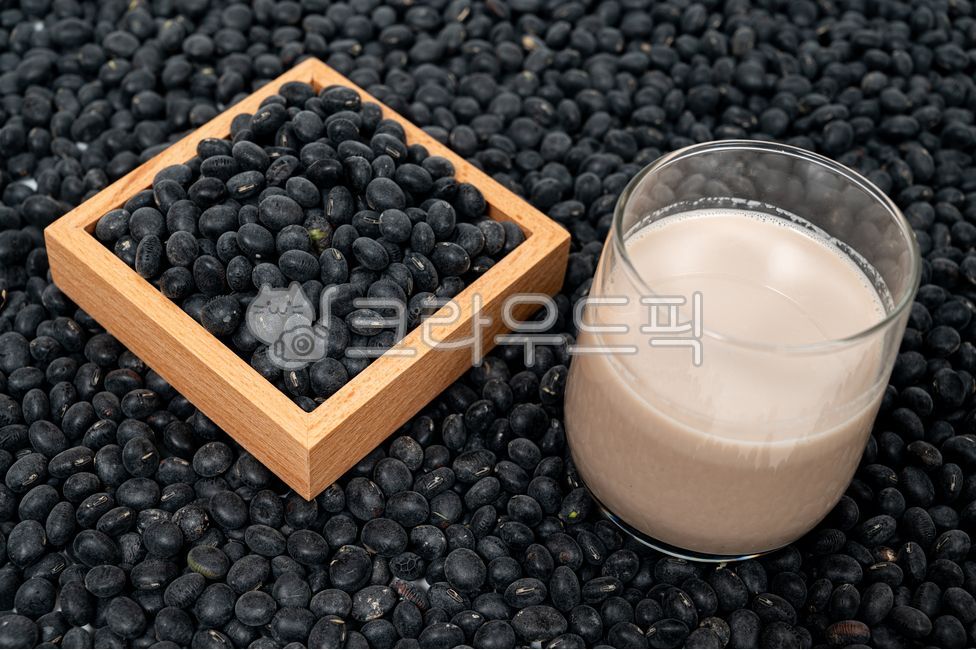 검은콩,서리태,콩,곡물,잡곡,두유,유기농,음식재료,건강,클로즈업,음료,검정콩,유리컵,곡식,식품