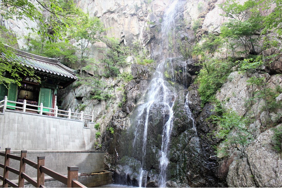사찰,절,폭포,자연,풍경,temple,waterfall,nature,view,자연,풍경,nature,landscape,한국자연풍경,한국자연경관,korea nature landscape,한국전통,한국문화,korean traditional,korean culture,종교,신앙,religion,belief,faith,water,물,outdoors,옥외,river,강