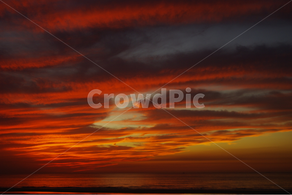 노을,하늘,구름,실루엣,바다,자연,풍경,nature,landscape,outdoors,옥외,sunset,일몰,red sky,붉은 하늘,sky,dusk,황혼,dawn,새벽