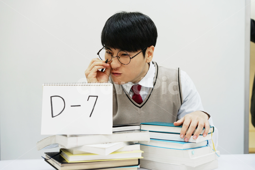 수능,교육,학생,교복,시험,강의,수업,고등학생,고3,남고생,남자고등학생,남고,수능시험,기말고사,중간고사,모의고사,exam,quiz,test,학업,공부,남자,남학생,사람,인물,인간,human,person,얼굴표정,facialexpression,face,남성,man,male,학교,education,learning,study,schoo,사람,인물,인간,human,person,얼굴표정,facial expression,face,남성,남자,man,male,감정표현,기분,feeling,emotion,교육,학교,공부,education,learning,study,school