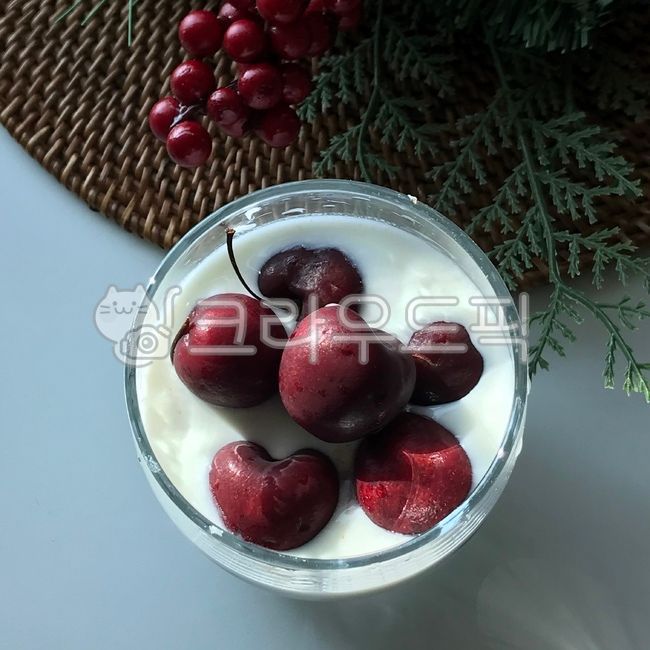 과일,음식,체리,빨간과일,빨간열매,식물,요거트,컵,크리스마스장식,fruit,food,plant,cherry,christmas,yogurt,cup