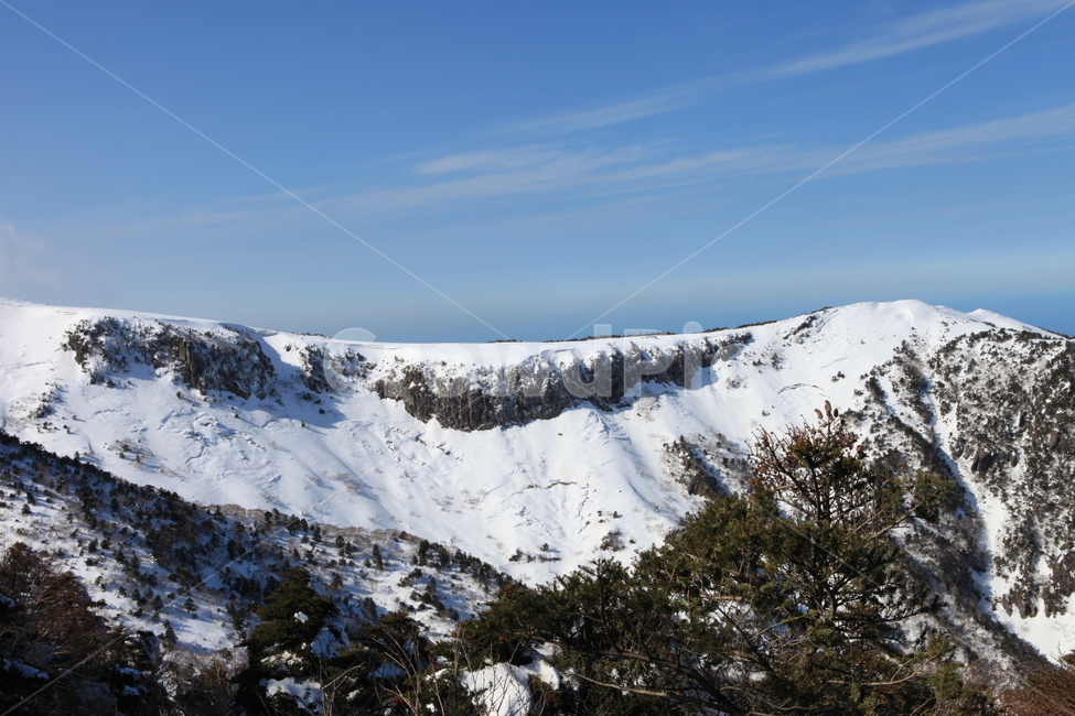 한라산,자연,풍경,겨울,산,눈,국립공원,하늘,겨울,계절,winter,season,자연,풍경,nature,landscape,한국자연풍경,한국자연경관,korea nature landscape,제주도,jeju,jeju island,outdoors,옥외,mountain,ice,얼음,빙