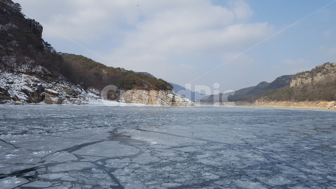 충주호,겨울충주호,얼음호수,단양팔경,눈내린호수