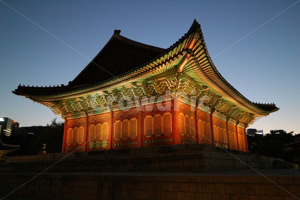 서울,한국,경복궁,한옥,전통,궁궐,야경,밤,풍경,nightscape,night,landscape,한국전통,한국문화,korean traditional,korean culture,랜드마크,landmark,tourist attraction,한국랜드마크,한국관광지,한국명소,korea landmark,korea tourist attraction,건축물,건물외관,exterior,building,structure,architecture,construction,pagoda,탑,worship,예배,건물,shrine,신사