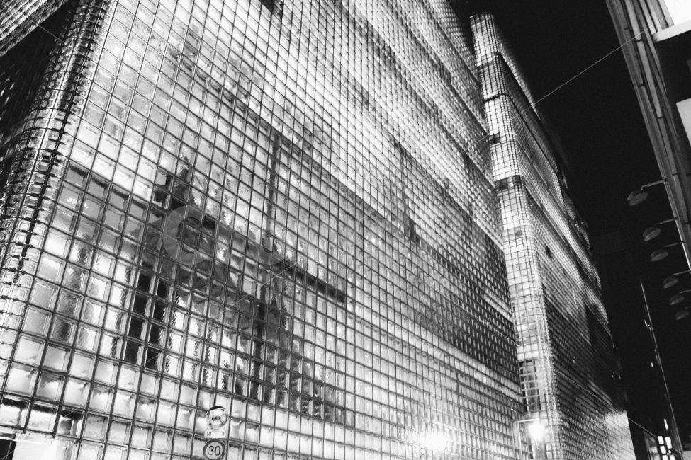 일본,흑백,도쿄,긴자,밤풍경,도시,건축물,건물외관,exterior,building,structure,architecture,construction,해외,외국,세계,foreign,oversea,world,흑백,모노톤,monochrome,black and white