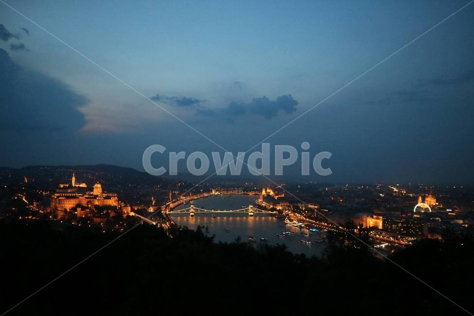 nature,자연,landscape,경치,outdoors,옥외,scenery,풍경,urban,어반,metropolis,중심지,town,도시,building,건물,city,시티,야경,불빛,주광색,다리,강,마을,도심