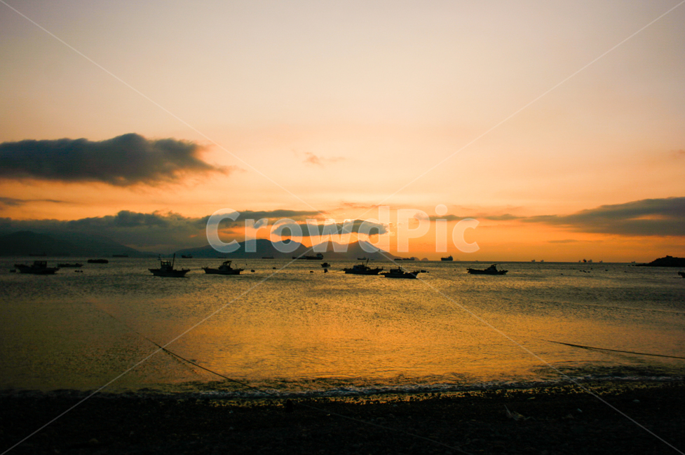 바다,일출,배,바닷가,해,어선,붉은노을,구름,해변,sunrise
