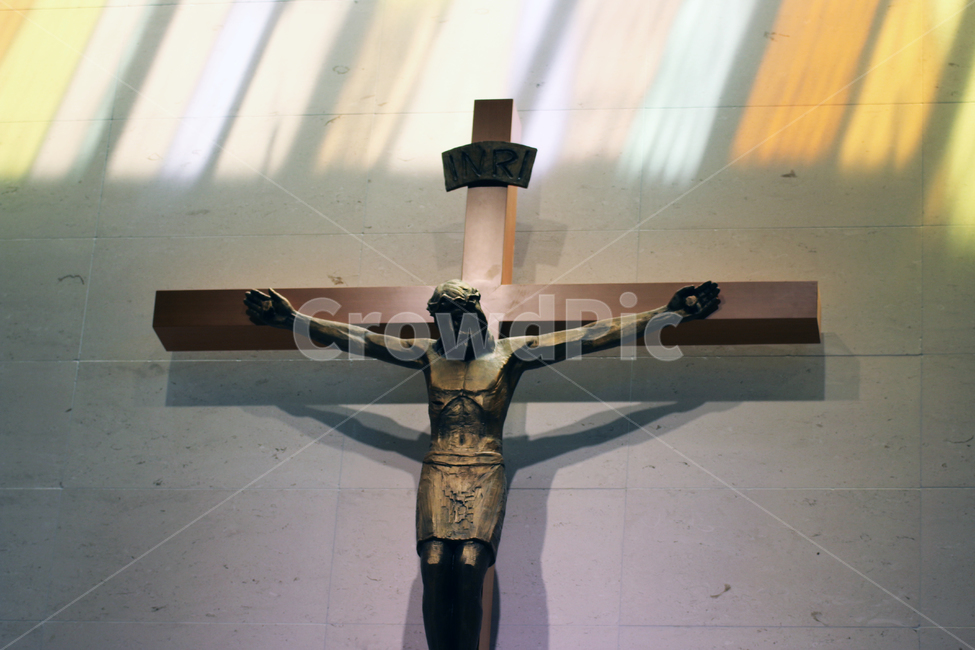 십자고상,성당,천주교,십자가,실내,교회,종교,cross,가로질러가다,symbol,상징,예수,그리스도,신부,사제,가톨릭,로마,바티칸,유대인,성경