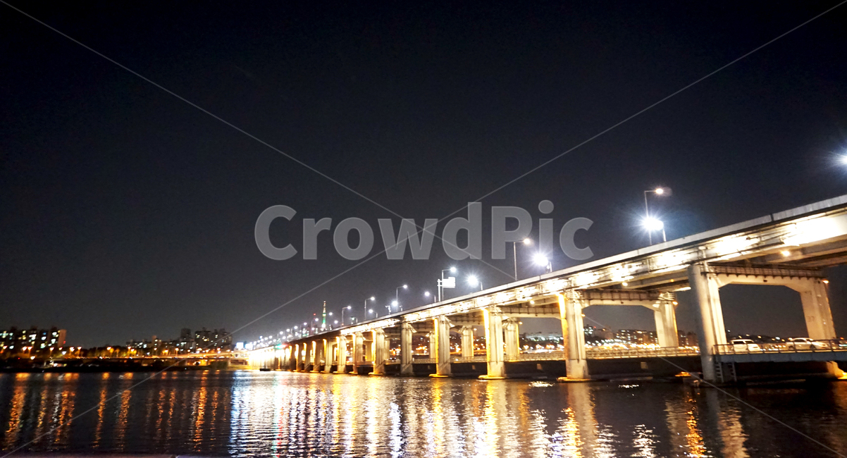 한강,야경,다리,반포대교,밤,강,야경,밤,풍경,nightscape,night,landscape,도시,city,한국도시풍경,한국도시경관,korea cityscape,건축물,건물외관,exterior,building,structure,architecture,construction,road,도로