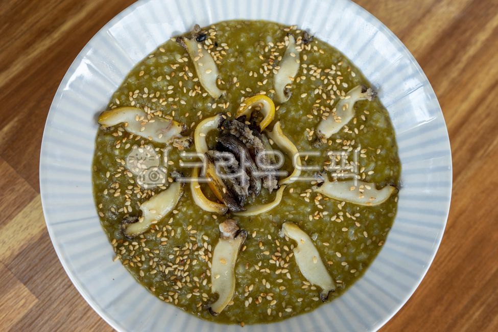 abalone porridge,seafood,hansik,Korean,meal,marineproducts,Abalone internal organs porridge,Korean food,Porridge dish,cooking,abalonericeporridge,koreanfood