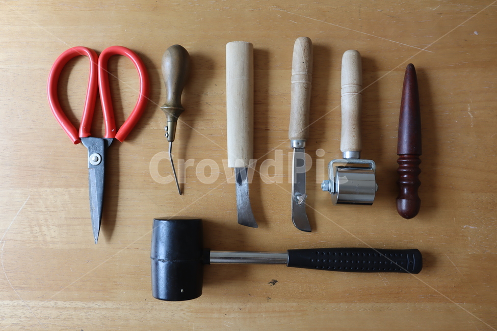 공예,도구,물건,잡동사니,망치,롤러,가위,수공예,공방,craft,stuff,hammer,roller,scissors,leathercraft,handmade,사물,물건,오브젝트,thing,object,matter