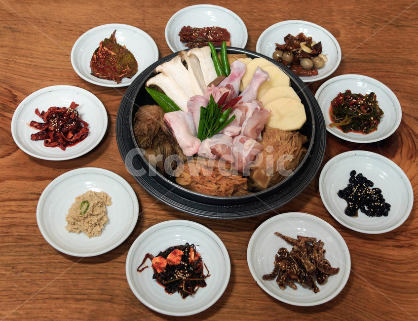 묵은지,플레이팅,닭요리,찌개,김치,음식,식재료,요리,food,cook,meal,dishes,food reserves,한식,한국음식,한국요리,korean food,korean dishes,korean meal,korean cook