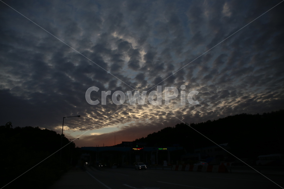 하늘,뭉게구름,구름,노을,분위기,감성,자연,풍경,nature,landscape,교통,교통수단,traffic,transportation,outdoors,옥외