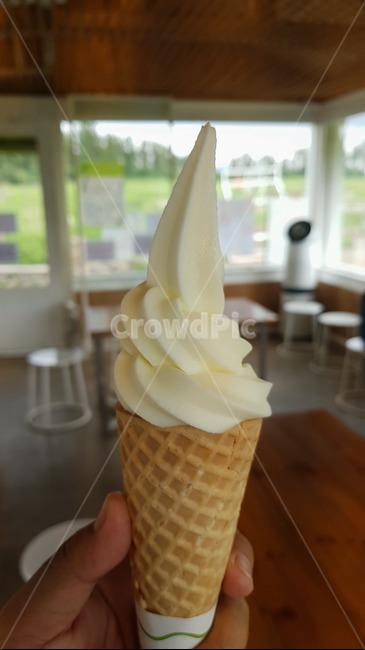 아이스크림,밀크아이스크림,아스쿠림,우유아이스크림,콘