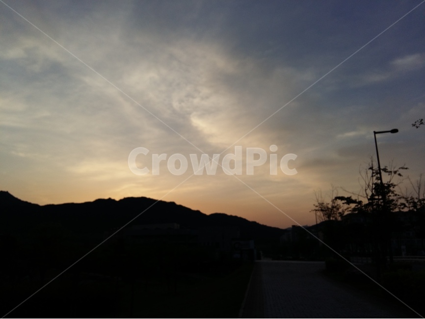 저녁,노을,붉음,맑음,동네,자연,풍경,nature,landscape,한국자연풍경,한국자연경관,korea nature landscape,실루엣,그림자,silhouette,shadow,outdoors,옥외,sky,하늘