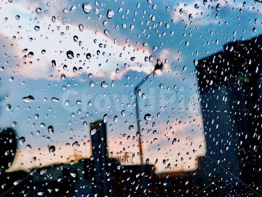 노을,구름,버스안,소나기,창밖풍경,비,비오는날,rain,rainy,도시,풍경,city,landscape