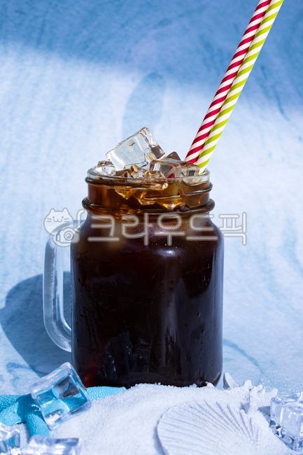deco,summer image,shadow,seashell,concept,cold,ice,summer,Beach,Coast,beverage,vacation,starfish,Almost,Cola,macro,straw,brown,water,drink,food,tropical,meal,sand,Liquid,sunlight,blue,ocean,background,tropics,refreshing,coffee,clam,iced coffee,glass cup