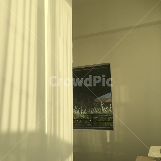 커튼,window,창문,아늑한,고요한,편안한,흰,순백의,하얀,평화로운,평안한,인테리어,그림자,조용한,white,cozy,감성,sensible,feeling,휴식,힐링,rest,relaxation,healing,인테리어,실내디자인,interior design