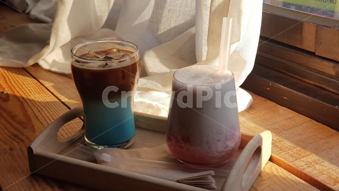 카페,딸기쉐이크,분위기,휴식,나른,울산카페,음료수,drink,beverage