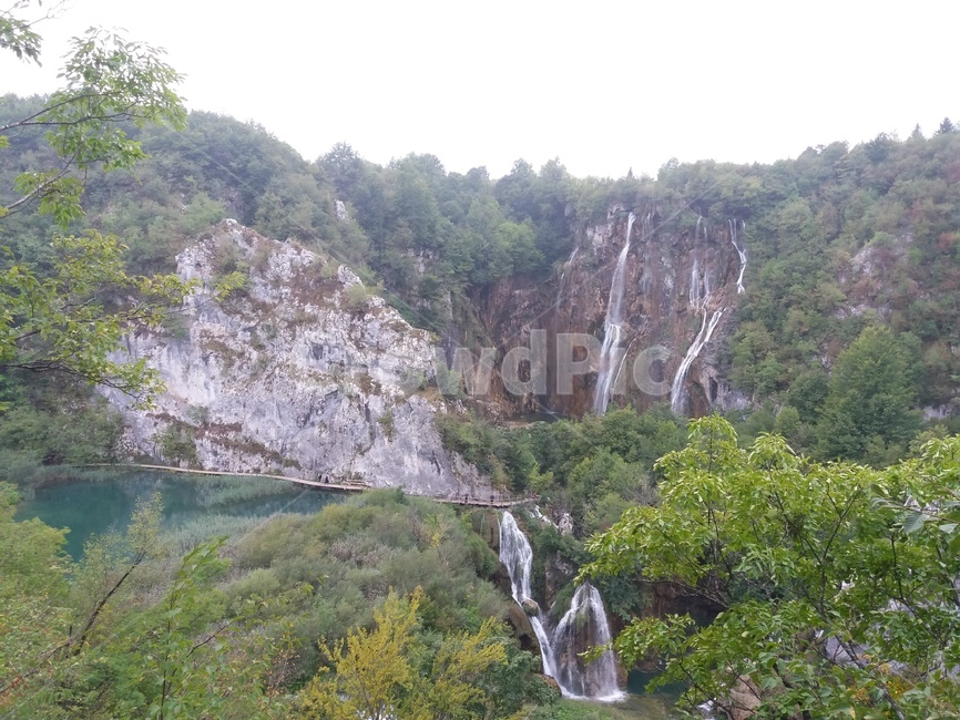 폭포,waterfall,산,절벽,nature,자연,옥외,outdoors,river,강,물,숲속,크로아티아,플리트비체,plitvicelakes,croatia,자연,풍경,nature,landscape,해외,외국,세계,foreign,oversea,world,세계자연풍경,해외자연풍경,외국자연풍경,world nature landscape