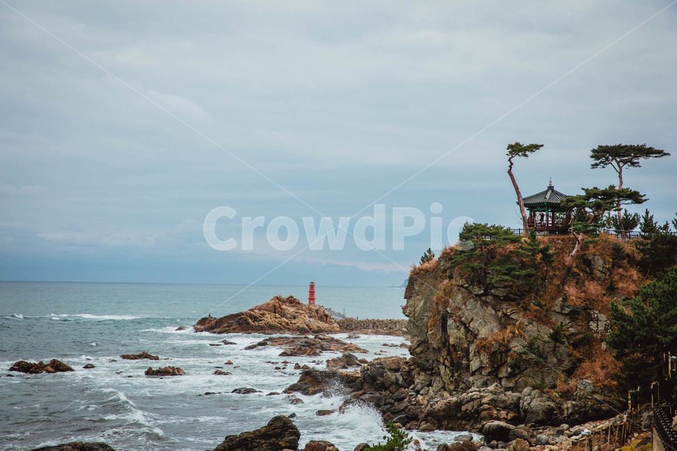 절,낙산사,불교,바다,동해바다,파도,자연,풍경,nature,landscape,한국자연풍경,한국자연경관,korea nature landscape,등대,lighthouse,promontory,곶,architecture,건축물,building,건물
