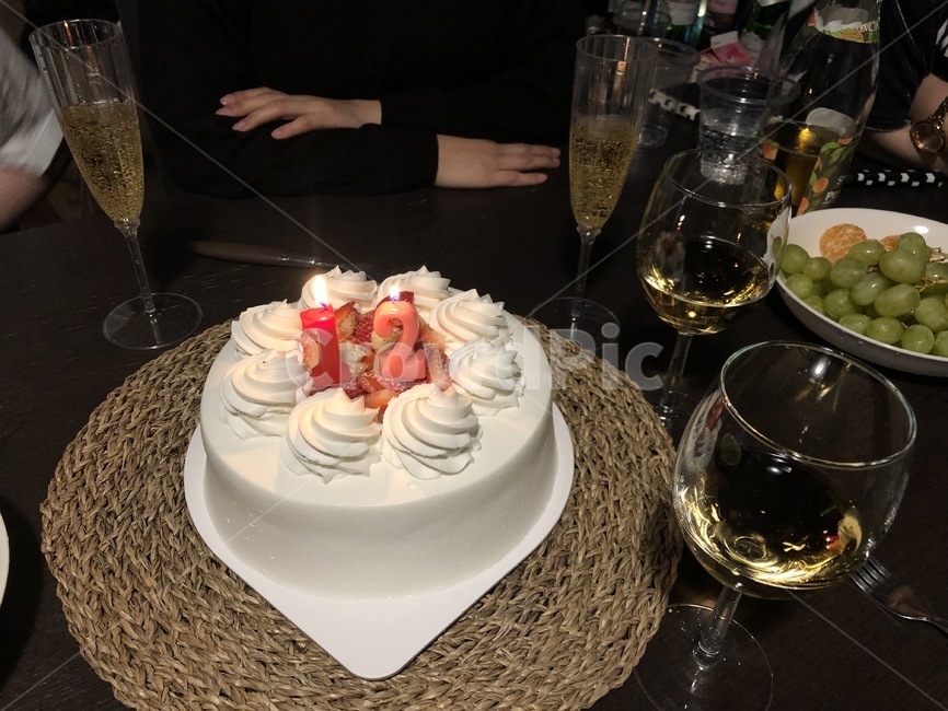 딸기,딸기케이크,케이크,생크림,cake,빵,bread