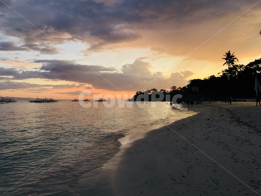노을,바다,해질녘,모래사장,파도,자연,풍경,nature,landscape,해변,바다,beach,sea,outdoors,옥외,sunset,일몰,red sky,붉은 하늘,sky,하늘,dusk,황혼,dawn,새벽