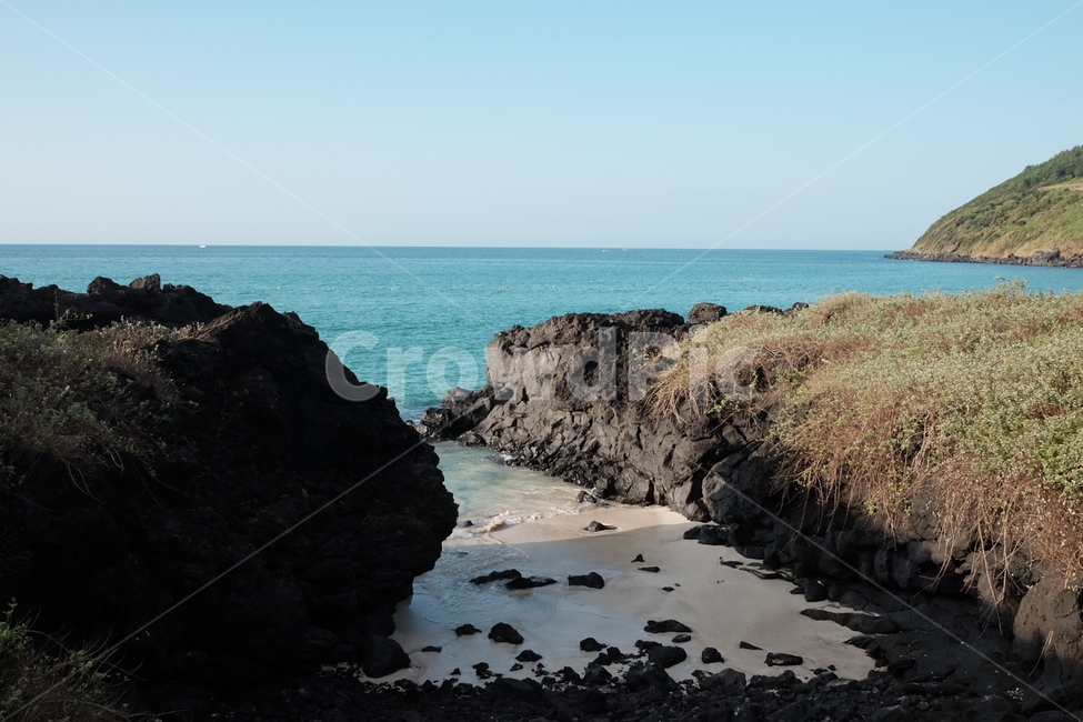 제주,제주바다,함덕,함덕해수욕장,서우봉,함덕서우봉해변,자연,풍경,nature,landscape,한국자연풍경,한국자연경관,korea nature landscape,제주도,jeju,jeju island,outdoors,옥외,land,땅,water,물,shoreline,해안선,promontory,곶,ocean,대양,sea,바다,coast,연안