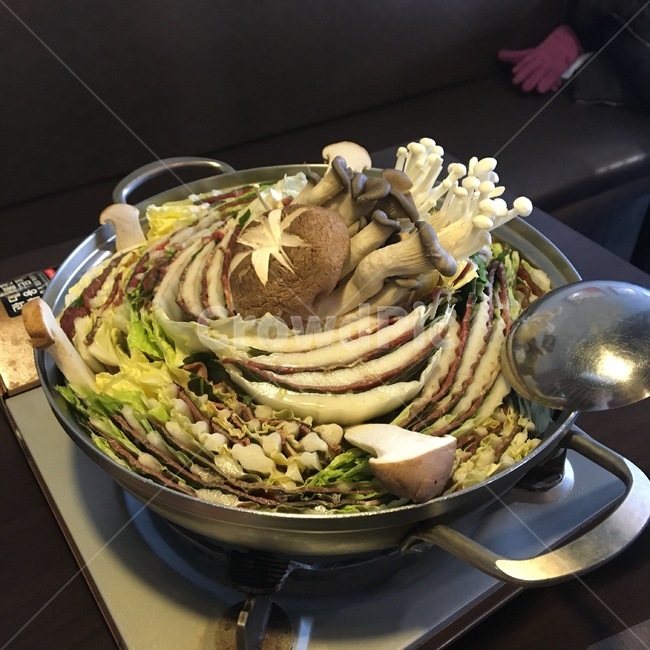 밀푀유나베,일본음식,일본요리,샤브샤브,고기요리,버섯,배추,요리,식사,음식,음식점,밀푀유
