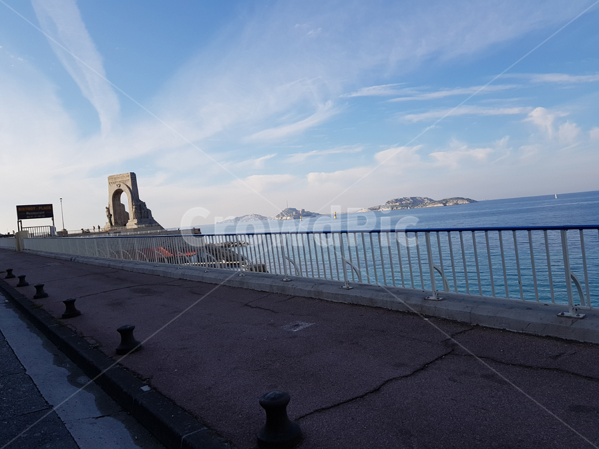 handrail,banister,난간,railing,마르세유,marseille,sea,바다,개선문,monument