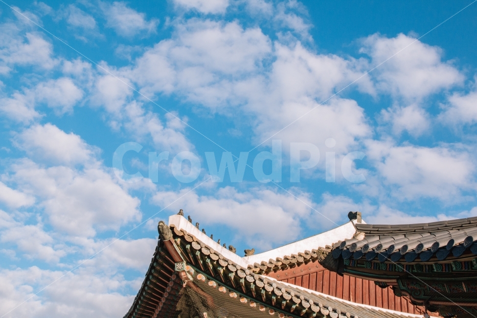 경복궁,기와,전통,궁궐,궁,서울,한국,한국적,처마,korea,seoul,koreatraditional,traditional,beautiful,palace,koreapalace,어처구니,가을하늘,하늘,건축물,건물외관,exterior,building,structure,architecture,construction,한국전통,한국문화,korean traditional,korean culture