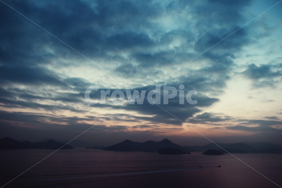 바다,하늘,구름,여명,겨울,노을,고요,아침,경관,자연,풍광,nature,landscape,한국자연풍경,한국자연경관,koreanaturelandscape,감성,감정,sensible,feeling,emotion,계절,season,마을,rural,한국전통,한국문화,koreatraditional,koreaculture,plant,나무,trees,wood,자연,풍경,nature,landscape,outdoors,옥외,sky
