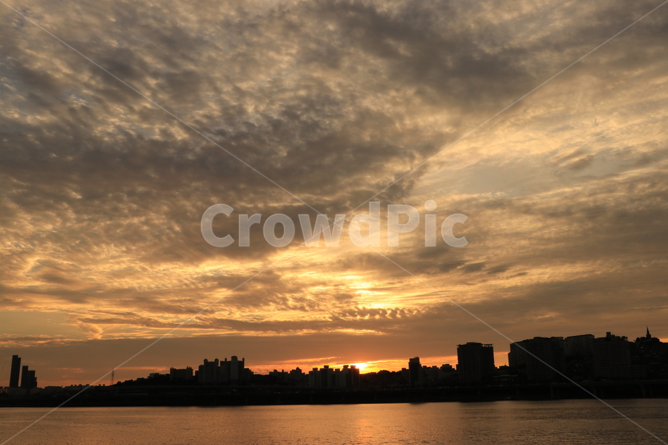한강,석양,구름,hanliver,sunset,cloud,도시,풍경,city,landscape,한국도시풍경,한국도시경관,korea cityscape,실루엣,그림자,silhouette,shadow,nature,자연,outdoors,옥외,dusk,황혼,dawn,새벽,red sky,붉은 하늘,sky,하늘,일몰,sunlight,햇빛