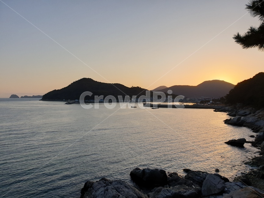 자연,outdoors,land,sea,곶,바다,물,ocean,water,숲,해,sunset,거제,남해