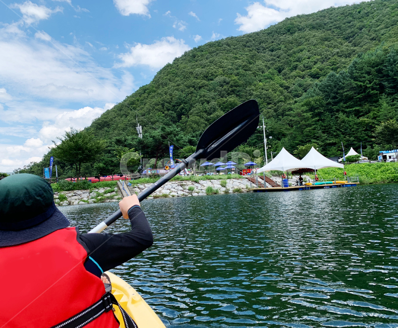 여름,여행,카누타기,호수,초록여름,맑은물,한여름,human,boat,보트,노젓는배,rowboat,canoe,여름,계절,summer,season,transportation,교통,노 젓는 배,vehicle,차량