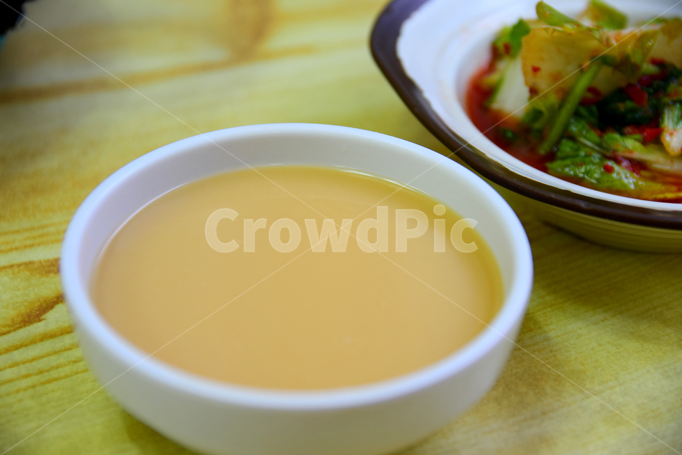 열무김치,김치,막걸리,술,전통주,접시,반찬,음식,sidedish,음식,식재료,요리,food,cook,meal,dishes,food reserves,한식,한국음식,한국요리,korean food,korean dishes,korean meal,korean cook,음료수,drink,beverage,술,주류,alcohol