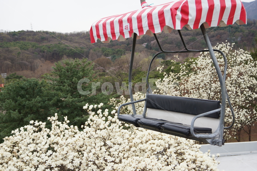 리프트,하늘,공중,놀이기구,탈것,의자,날다,떠있다,떠있는,교통,교통수단,traffic,transportation