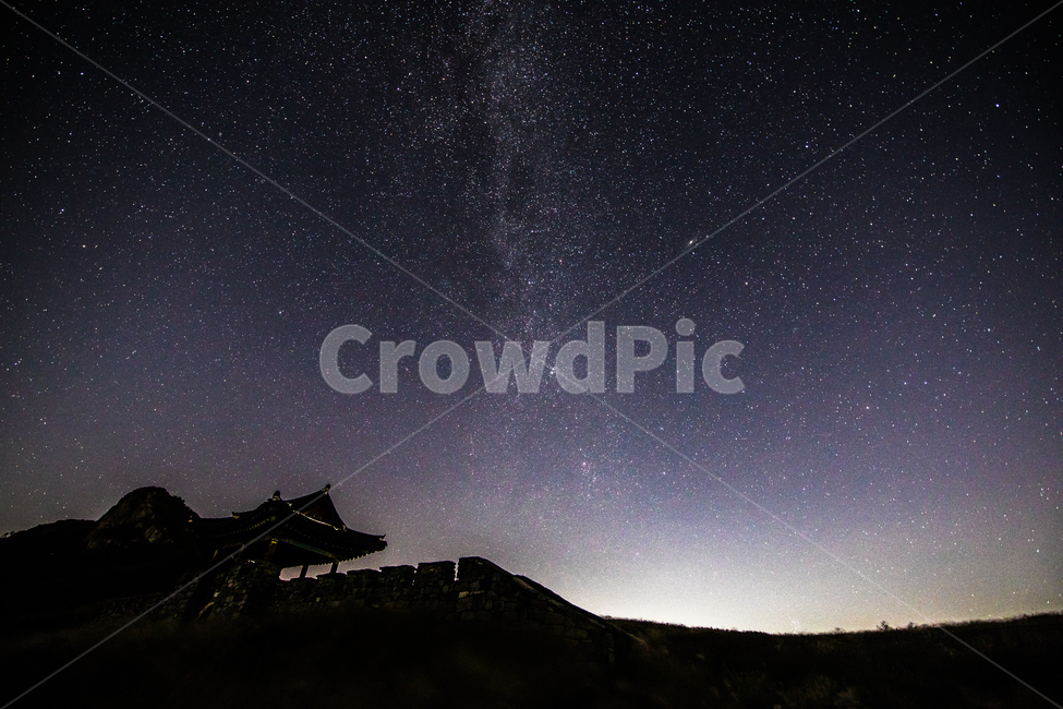 은하수,미리내,별,산,밤하늘,야경,밤,풍경,nightscape,night,landscape,실루엣,그림자,silhouette,shadow,nature,자연,outdoors,옥외,universe,우주,astronomy,천문학,nebula,성운,outer space,대기권 밖