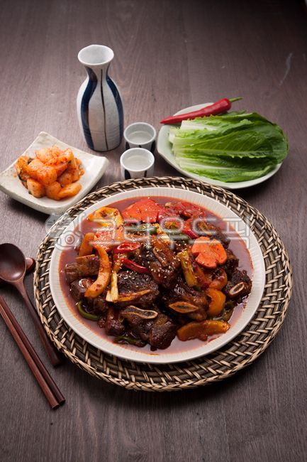 pepper,Lettuce,Spicy braised ribs,Korean,cooking,spicy food,vegetable,food,Galbijjim