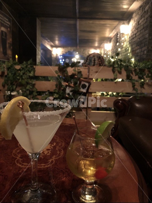 칵테일,술,음주,알코올,드링크,coctail,drink,liquor,alcohol,라임,레몬,카페,호프,술집,감성,저녁,마실것,음료,음료수,drink,beverage,술,주류,alcohol