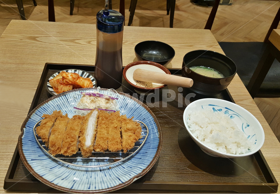 일식,돈까스,돈가츠,돈가스,튀김요리,일식정식,미소된장국,음식,일식요리