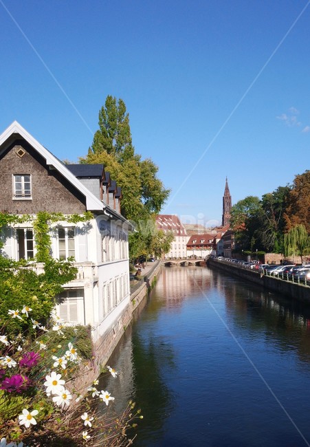프랑스,스트라스부르,프랑스여행,여행,유럽여행,강,꽃,자연,풍경,하늘,맑은날,산책,공원,france,strasbourg,francetravel,travel,europetravel,river,flower,nature,scenery,sky,sunnyday,walking,park,도시,풍경,city,landscape,해외,외국,세계,foreign,oversea,world,세계도시풍경,해외도시풍경,외국도시풍경,world cityscape,outdoors,옥외,water,물