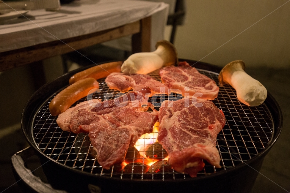 여행,바베큐,저녁,고기,음식사진,불,목살,고기사랑,저녁식사,숯,소시지,Food,식사,캠핑,숯불,식재료,meal,cook,dishes,고기파티,돼지고기,음식,beef,음식,식재료,요리,food,cook,meal,dishes,food reserves,육류,고기,meat