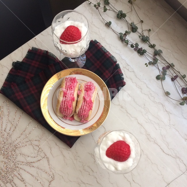food,식품,confectionery,과자,sweets,color,색깔,색깜,딸기,감성,배경,배경화면,음식,음식,식재료,요리,food,cook,meal,dishes,food reserves,디저트,간식,후식,dessert,snack