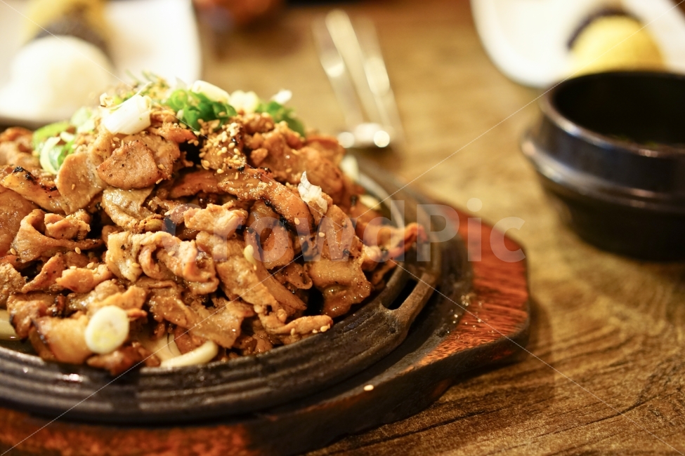 한식,불고기,식사,먹방,음식,고기,꼬기,푸드,먹거리,돼지고기,돼지,푸짐,음식,식재료,요리,food,cook,meal,dishes,food reserves,육류,고기,meat,한식,한국음식,한국요리,korean food,korean dishes,korean meal,korean cook