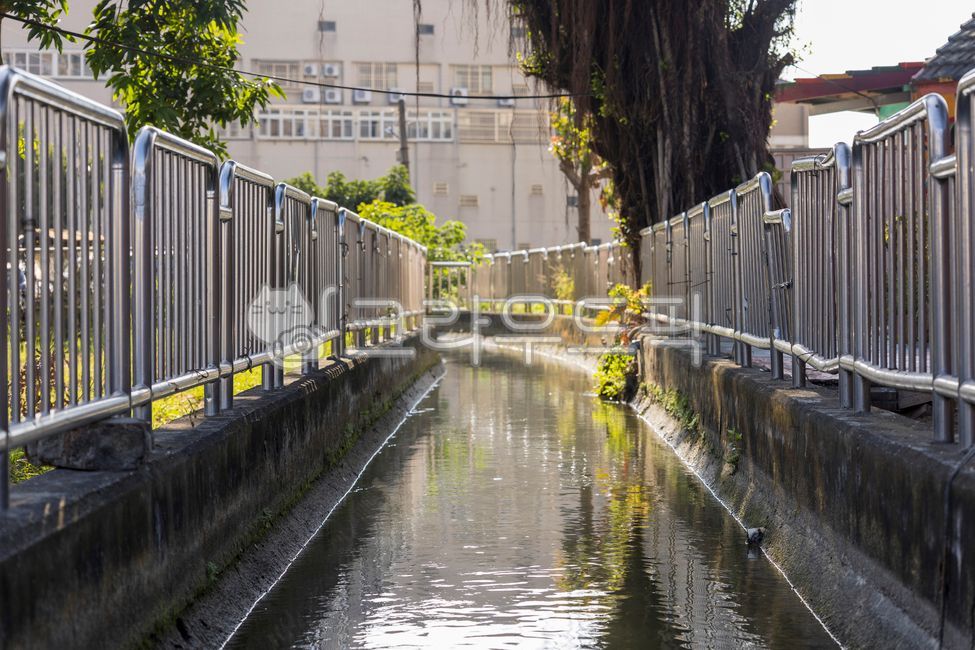 Taiwan alley,waterway,urban nature,walking path,waterside,watercanal,waterway