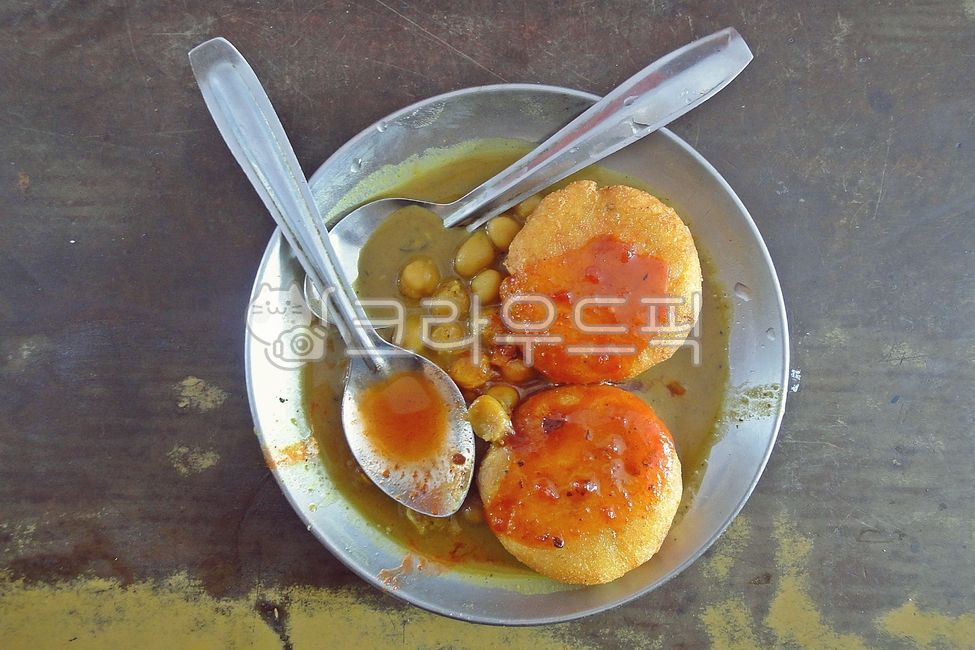 Curry,Potato dish,Indian food,plate,tin plate,Indian curry,Indian cuisine,Bean dish,tin bowl,potato,Spoon,spoon