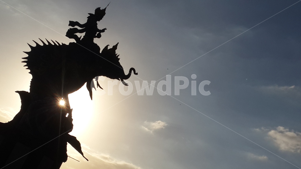 인도네시아,발리,bluesky,파란하늘,하늘,indonesia,bali,비슈누,코끼리,실루엣,silhouette,조각,sculpture,statue,동상,art,조각상,동상,석상,조형물,statue,bronze statue,stone statue,실루엣,그림자,silhouette,shadow