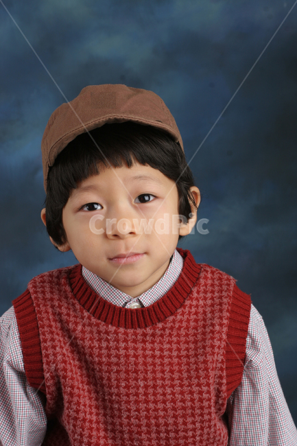 얼굴표정,남자아이,어린아이,미소,웃음,응시,관심,스마일,얼굴,사람,인물,인간,어린이,감정표현,수줍음,기분,kid,smile,human,boy,person,facial,expression,child,children,feeling,face,emotion,사람,인물,인간,human,person,어린이,어린아이,child,children,kid