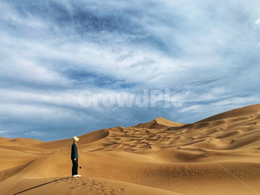 soil,흙,sand,모래,nature,자연,human,인간,솔로,중국,신강,사막,사람,하늘
